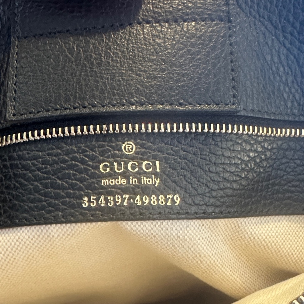 Gucci ❤️  Swing tote/Shopper in a black pebbled leather - Pre❤️Loved - Picture 4 of 17